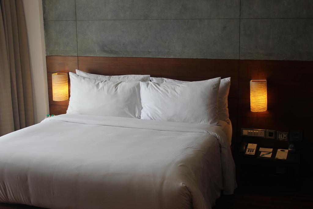 Holiday Inn & Suites Bengaluru Whitefield Экстерьер фото